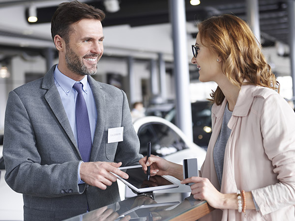 Conseiller le client en conduisant l’entretien de vente